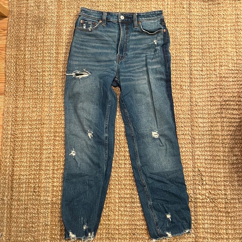 Distressed ankle straight leg Abercrombie jeans